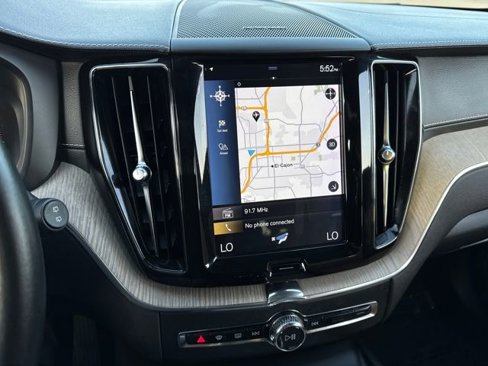 Used 2019 Volvo XC60 T5 Inscription image 10