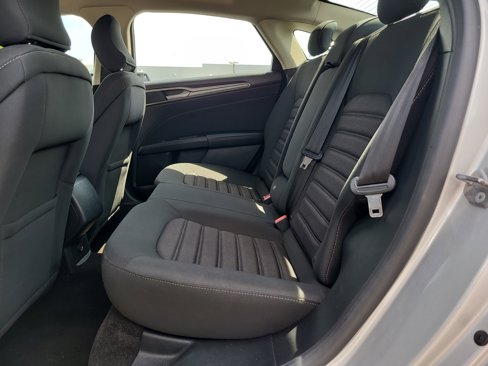 Used 2018 Ford Fusion SE image 10