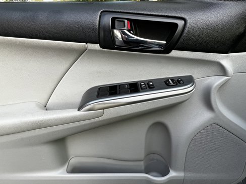 Used 2012 Toyota Camry XLE image 13