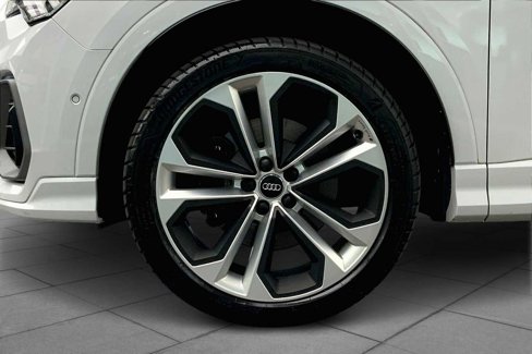 Used 2020 Audi Q3 2.0T Prestige w/ Prestige Package image 9