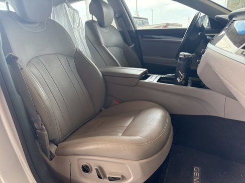 Used 2015 Hyundai Genesis 3.8 image 9