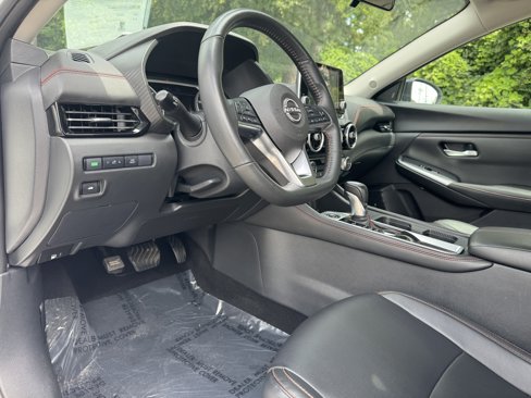 Used 2024 Nissan Sentra SR w/ SR Premium Package image 15