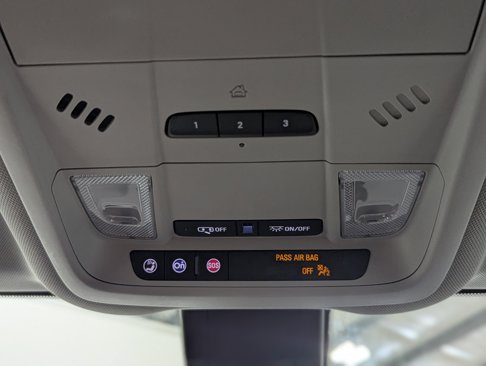 Used 2020 Chevrolet Equinox LT image 18