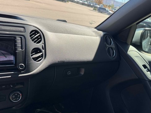 Used 2016 Volkswagen Tiguan R-Line image 22