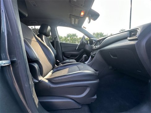 Used 2018 Chevrolet Trax LT w/ LT Convenience Package image 35
