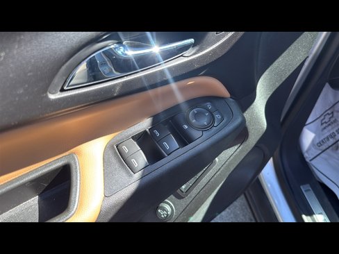 Used 2018 Chevrolet Equinox Premier image 8