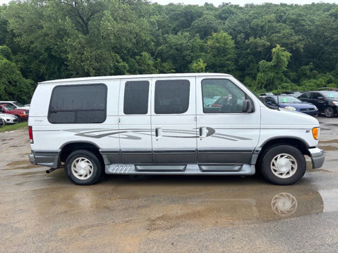 Used 2000 Ford E-150 and Econoline 150 image 4