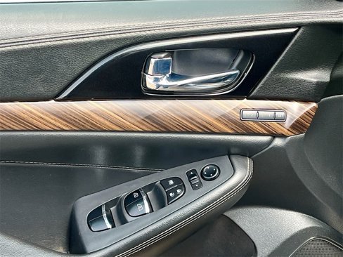 Used 2018 Nissan Maxima Platinum image 18