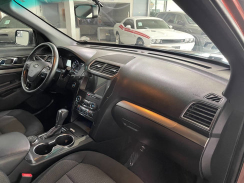 Used 2018 Ford Explorer XLT w/ Equipment Group 201A image 30