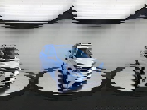 Used 2018 Toyota RAV4 SE image 2