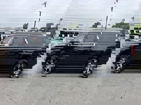 Used 2020 Chevrolet Suburban LS w/ Max Trailering Package image 4