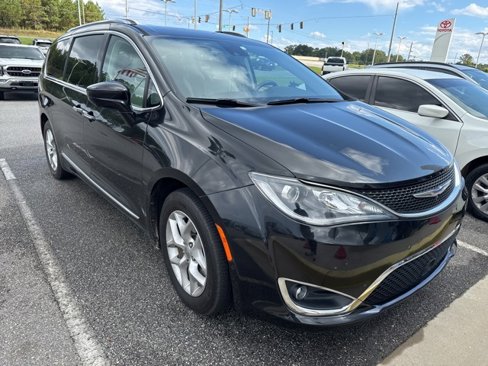 Used 2018 Chrysler Pacifica Touring-L Plus w/ Advanced Safetytec Group image 2