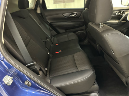 Used 2020 Nissan Rogue SV image 19