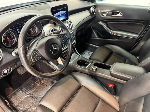 Used 2018 Mercedes-Benz GLA 250 4MATIC image 17