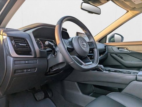 Used 2023 Nissan Rogue SL image 10