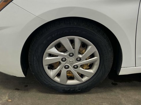 Used 2019 Hyundai Elantra SE image 7
