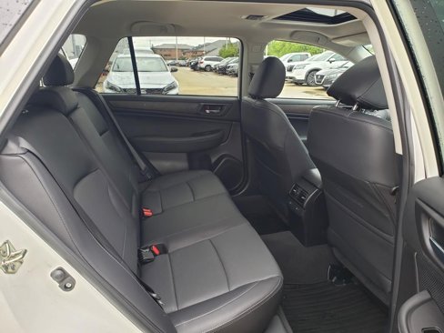 Used 2017 Subaru Outback 3.6R Limited image 25