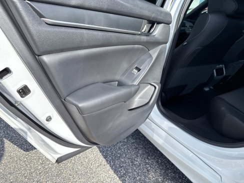 Used 2022 Honda Accord Sport image 10