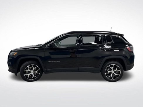 Used 2024 Jeep Compass Limited image 11