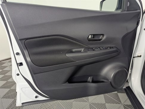 Used 2022 Nissan Kicks S image 17