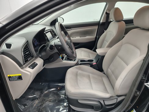 Used 2017 Hyundai Elantra SE image 19