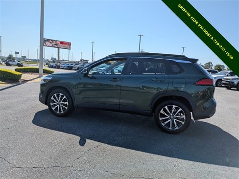 Used 2022 Toyota Corolla Cross XLE image 6