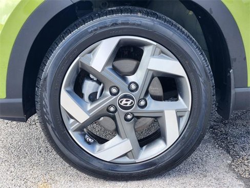 Used 2024 Hyundai Venue SEL image 10
