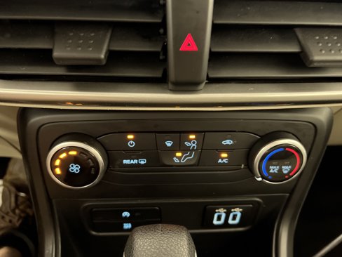 Used 2019 Ford EcoSport S image 22