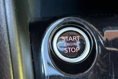 Used 2021 Nissan Versa SV image 20