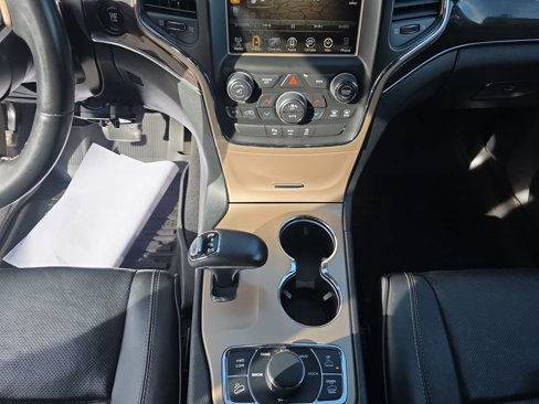Used 2015 Jeep Grand Cherokee Overland image 11