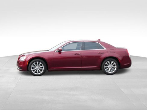 Used 2016 Chrysler 300 Limited image 4
