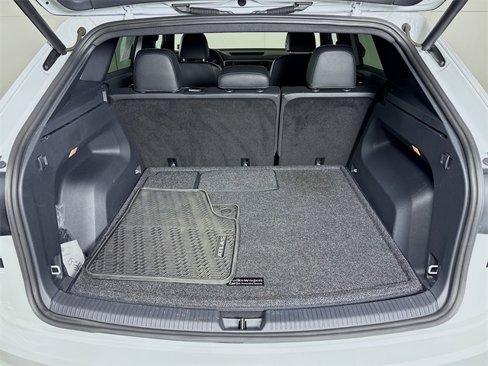 Used 2020 Volkswagen Atlas Cross Sport SE w/ Panoramic Sunroof Package image 26