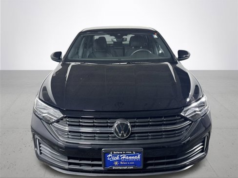 Certified 2024 Volkswagen Jetta Sport image 3