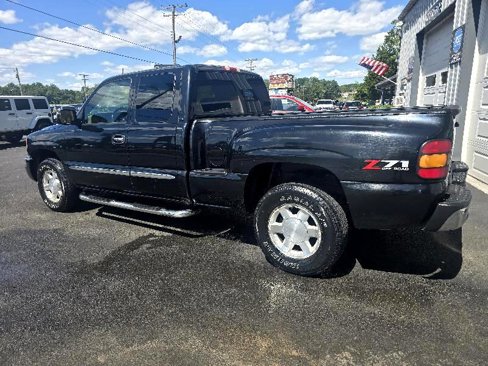 Used 2004 GMC Sierra 1500 SLT w/ Light Duty Power Package image 4