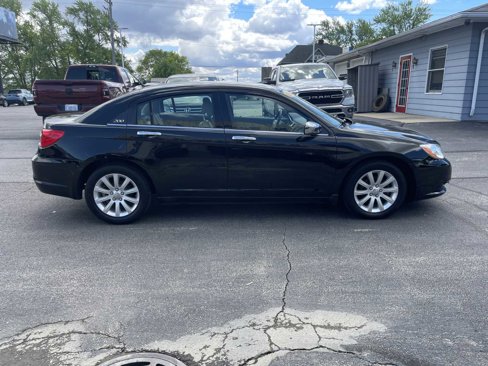 Used 2013 Chrysler 200 Limited image 2