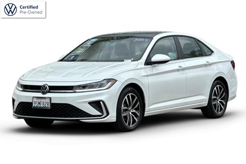 Used 2025 Volkswagen Jetta SE w/ Sunroof Package image 1