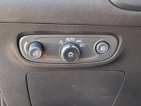 Used 2022 Buick Encore GX Essence image 15