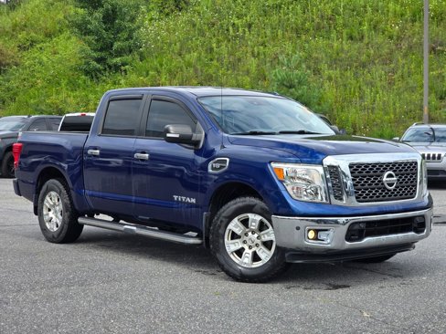 Used 2017 Nissan Titan SV image 9