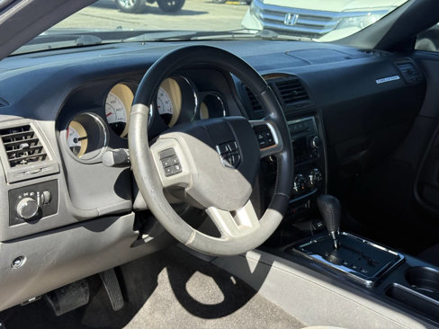 Used 2012 Dodge Challenger SXT image 18