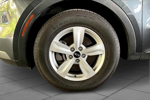 Used 2021 Kia Sorento LX image 10