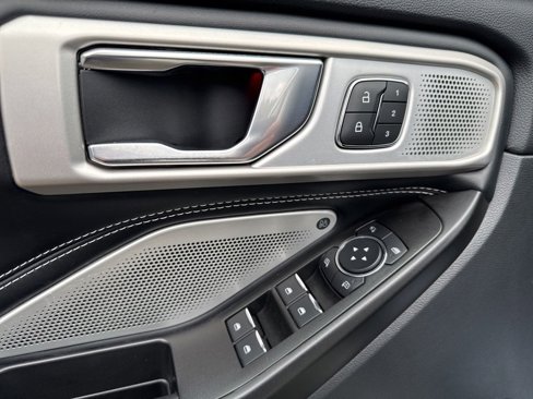 Used 2020 Ford Explorer ST w/ Premium Technology Package image 17