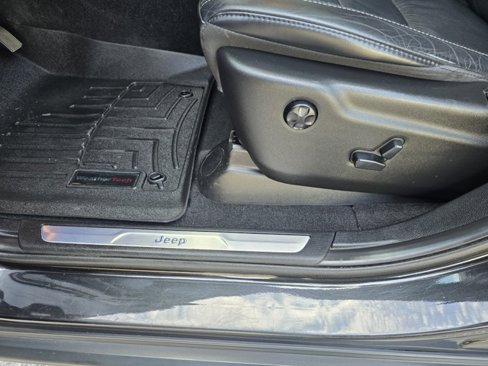 Used 2015 Jeep Grand Cherokee Limited w/ Trailer Tow Group IV image 17