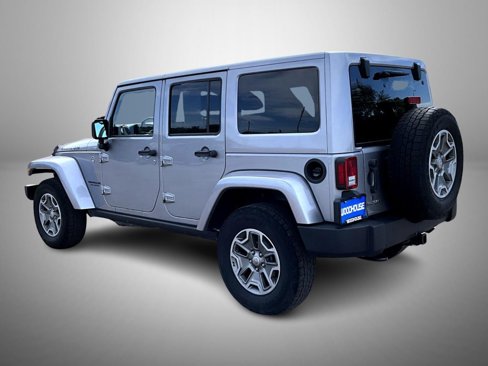 Used 2015 Jeep Wrangler Unlimited Rubicon w/ Connectivity Group image 7