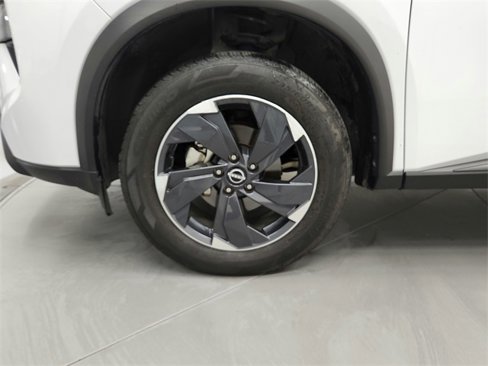 Used 2024 Nissan Rogue SV image 20