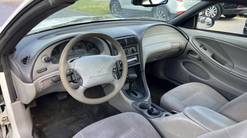 Used 1999 Ford Mustang Convertible image 10