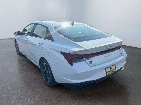 Used 2023 Hyundai Elantra Limited w/ Cargo Package image 7