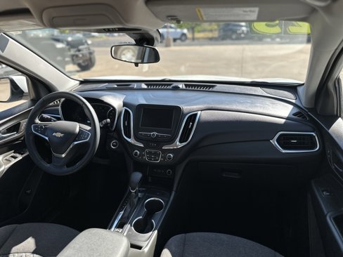 Used 2023 Chevrolet Equinox LT w/ Driver Convenience Package image 17