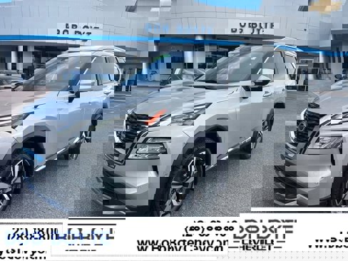 Used 2023 Nissan Rogue SL image 2