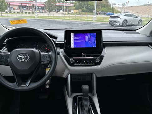 Used 2023 Toyota Corolla Cross L image 27