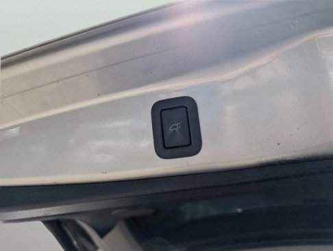 Used 2017 Toyota Highlander Limited image 16